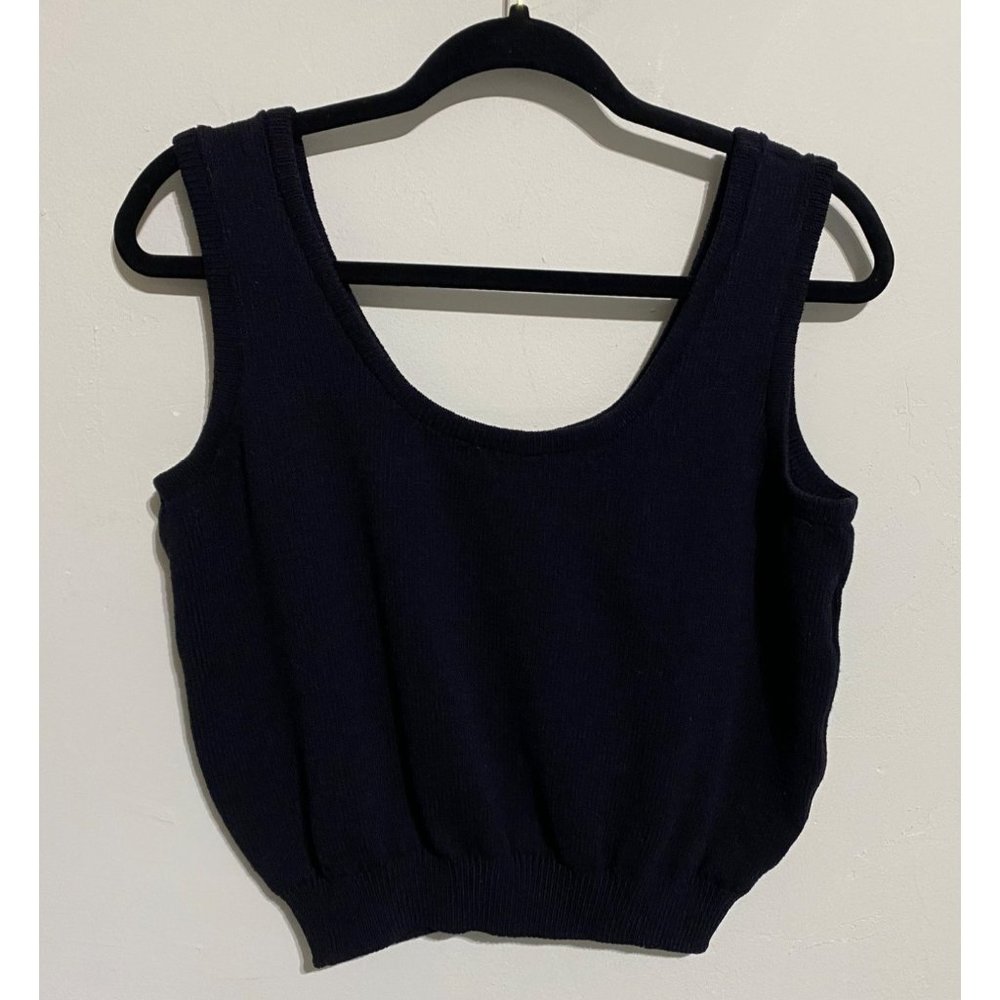 St John Basics black knit scoop neck cropped tank size Large